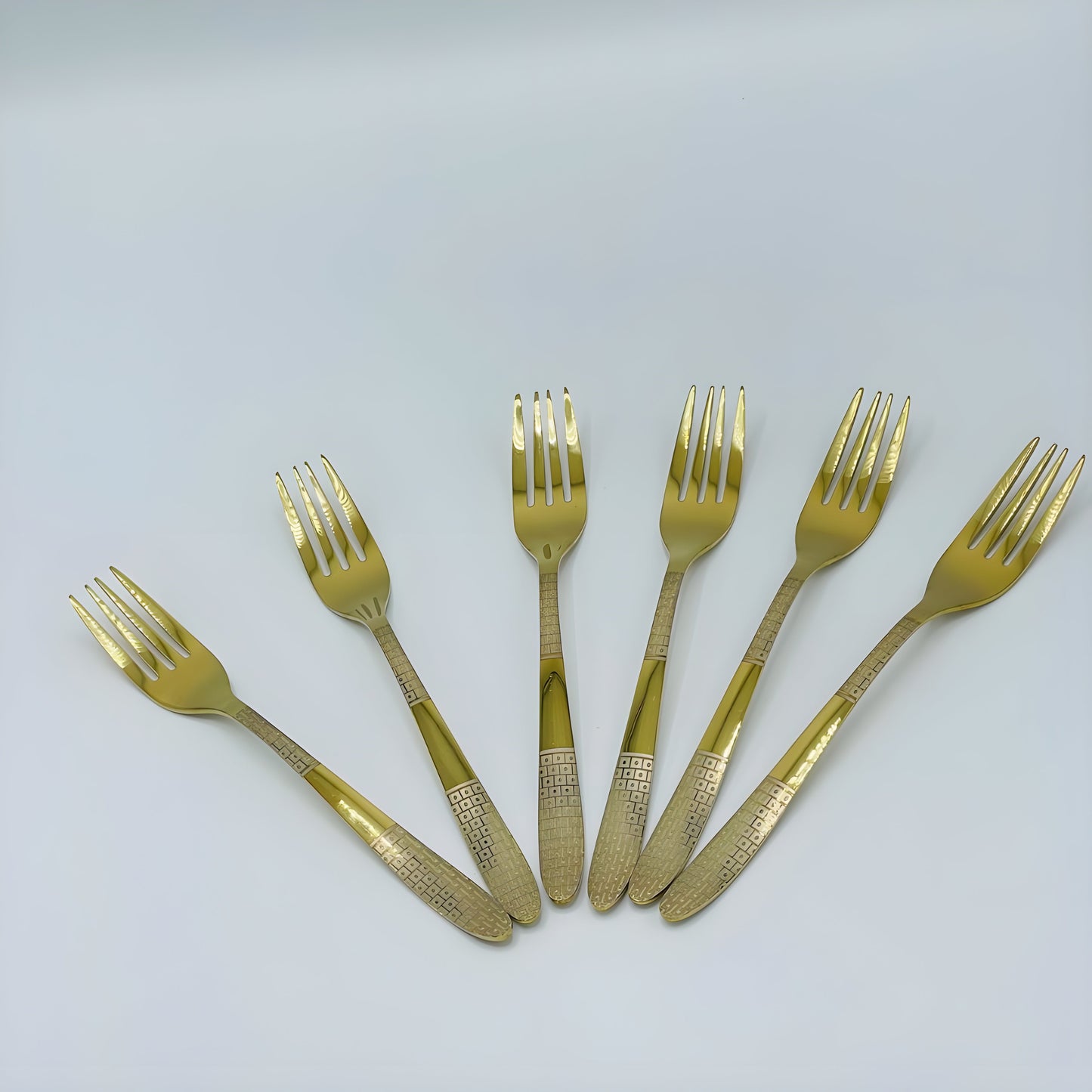 4 Persons set - Golden laser print fancy cutlery set stainless steel