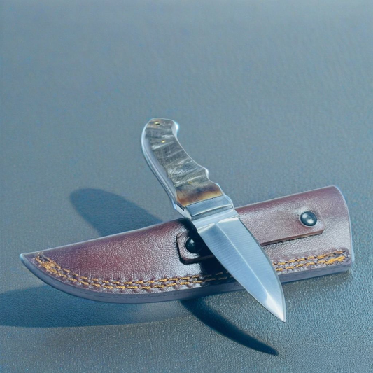Wildwood Fang: Custom Fixed Blade Knife with Natural Horn Grip