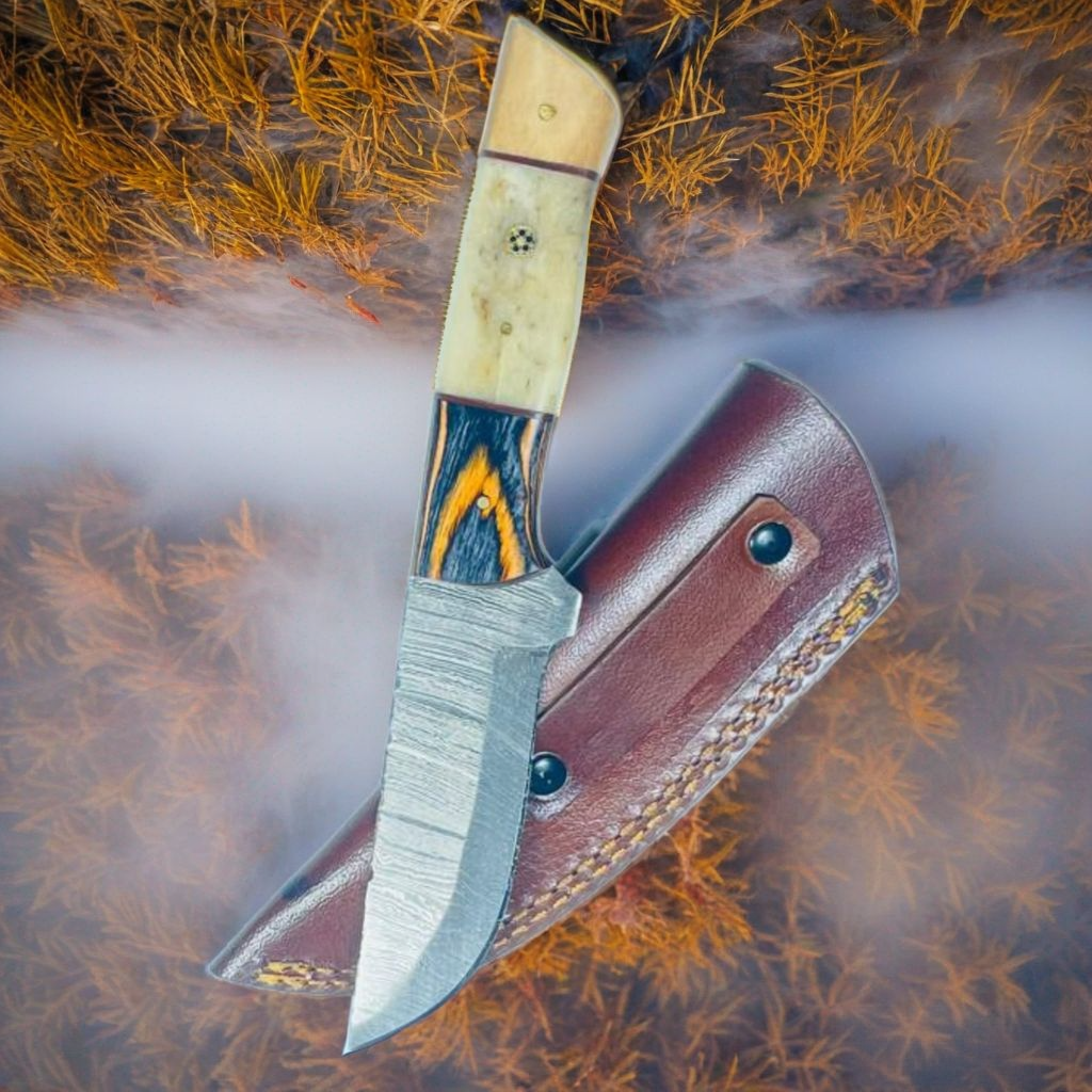 Aurora Edge: Custom Damascus Hunting Knife with Mixed Wood Handle